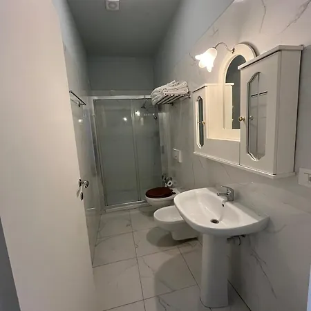 Dante Alighieri فندق مبيت وإفطار 3*