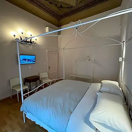 Couette-café Dante Alighieri 4*